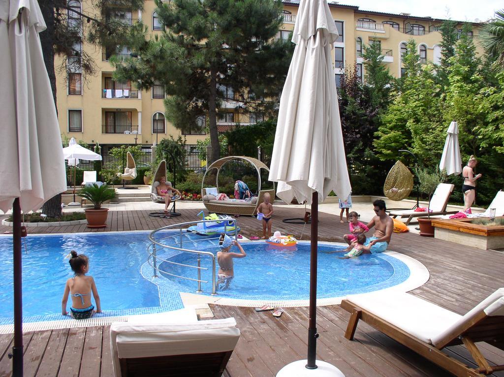 Lvv Palace Apartment Sunny Beach Exterior photo